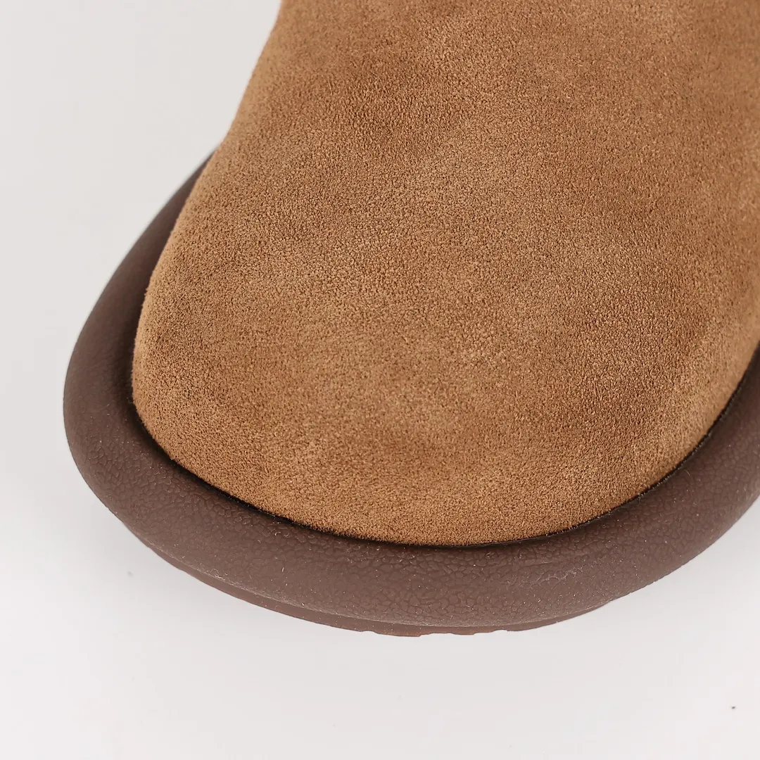 Pick up locally 💰720 The core recommendation is good price 𝐔𝐠𝐠 23 popular handmade sheep's curly boots Maillard girl's dream boots Korean and Korean style Fully handmade first-layer cow suede Teddy sheep's curly wool lining The combination has a great autumn and winter atmosphere Size: 35 36 37 38 39 40